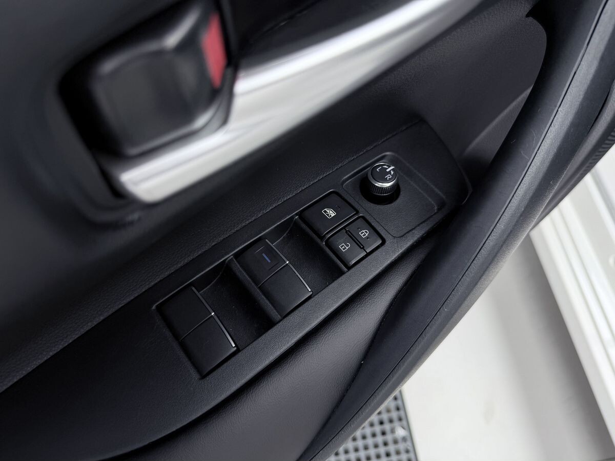 Toyota Corolla 2023 - фото автомобиля