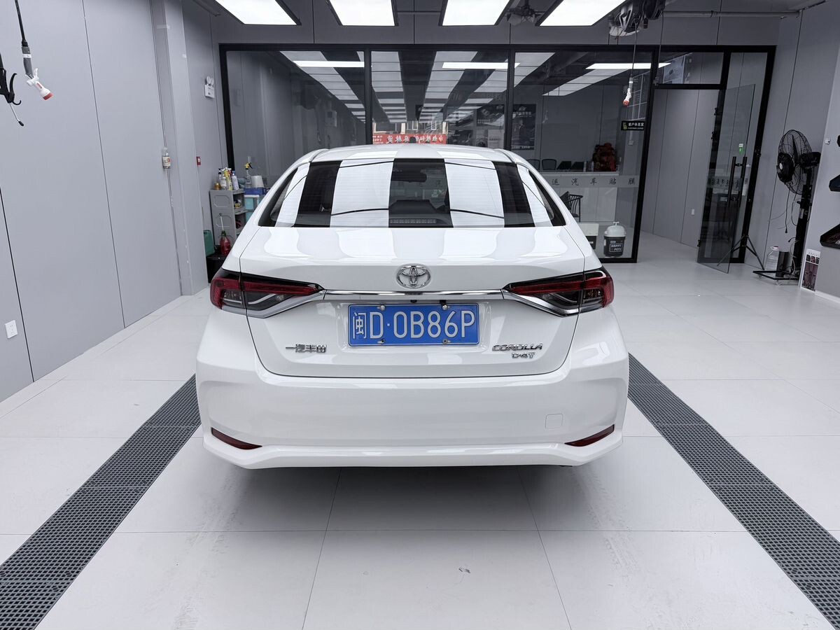 Toyota Corolla 2023 - фото автомобиля