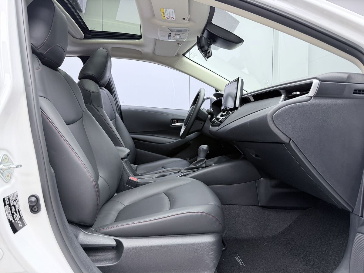 Toyota Corolla 2023 - фото автомобиля