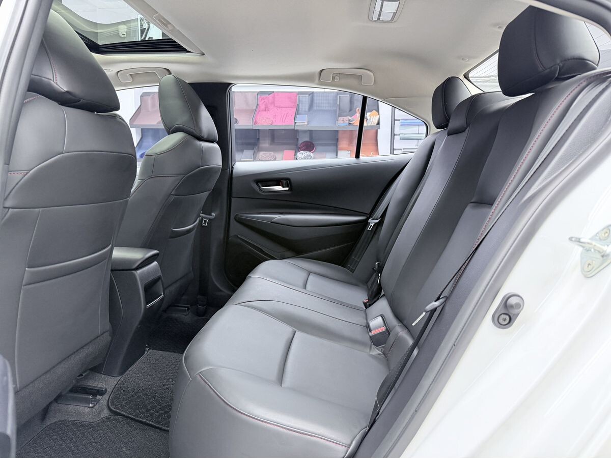 Toyota Corolla 2023 - фото автомобиля