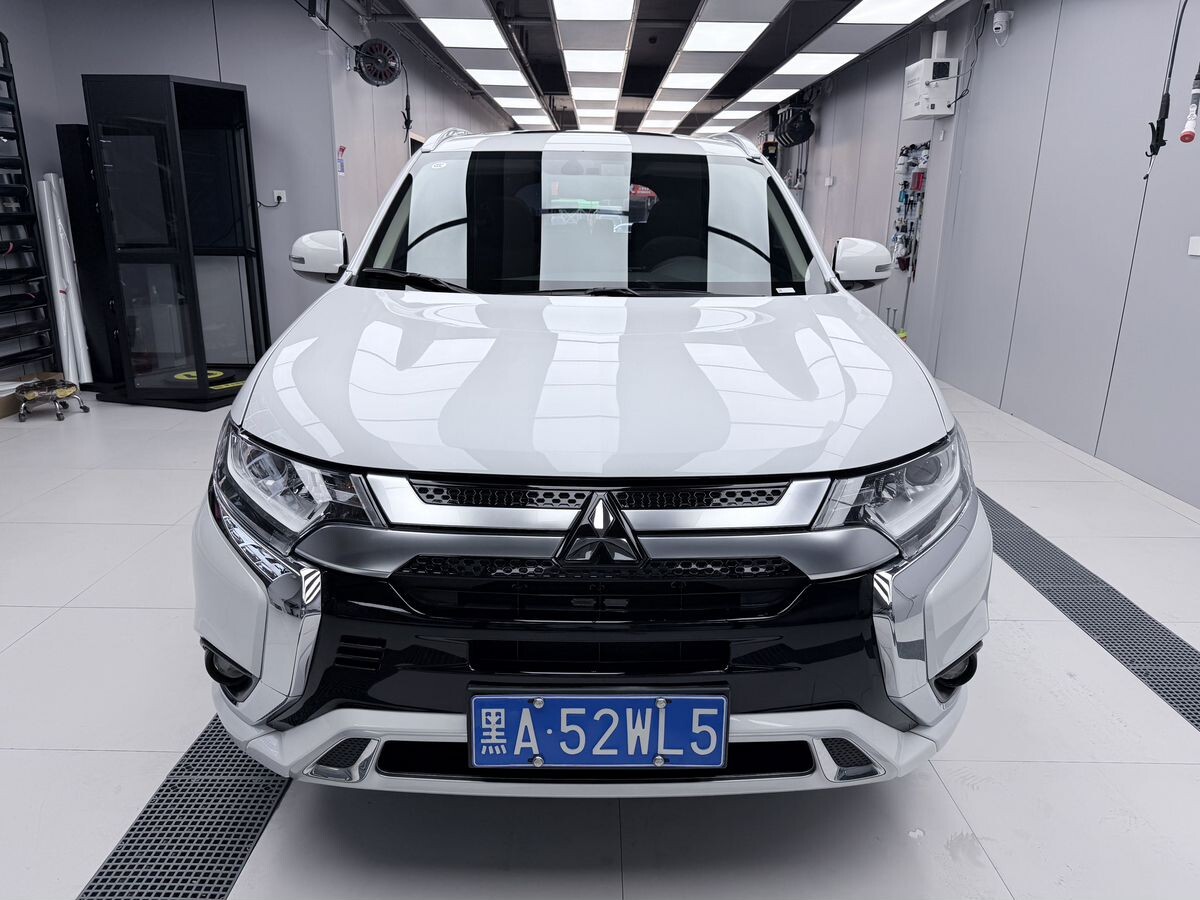 Mitsubishi Outlander 2021 - фото автомобиля