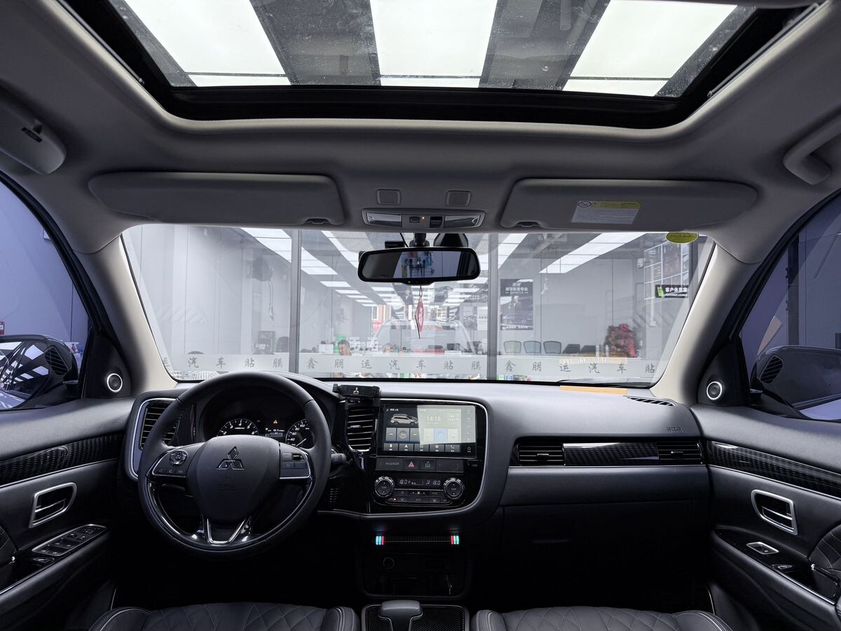 Mitsubishi Outlander 2021 - фото автомобиля