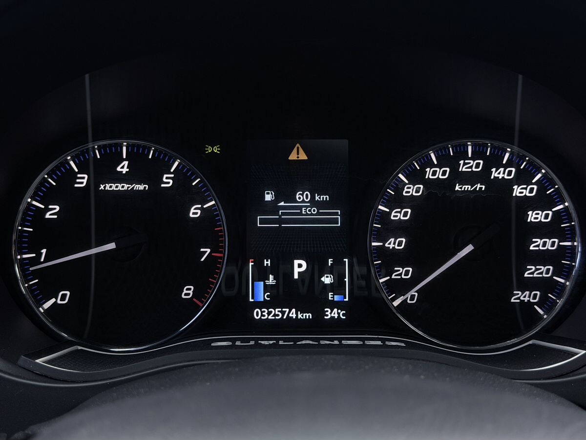 Mitsubishi Outlander 2021 - фото автомобиля