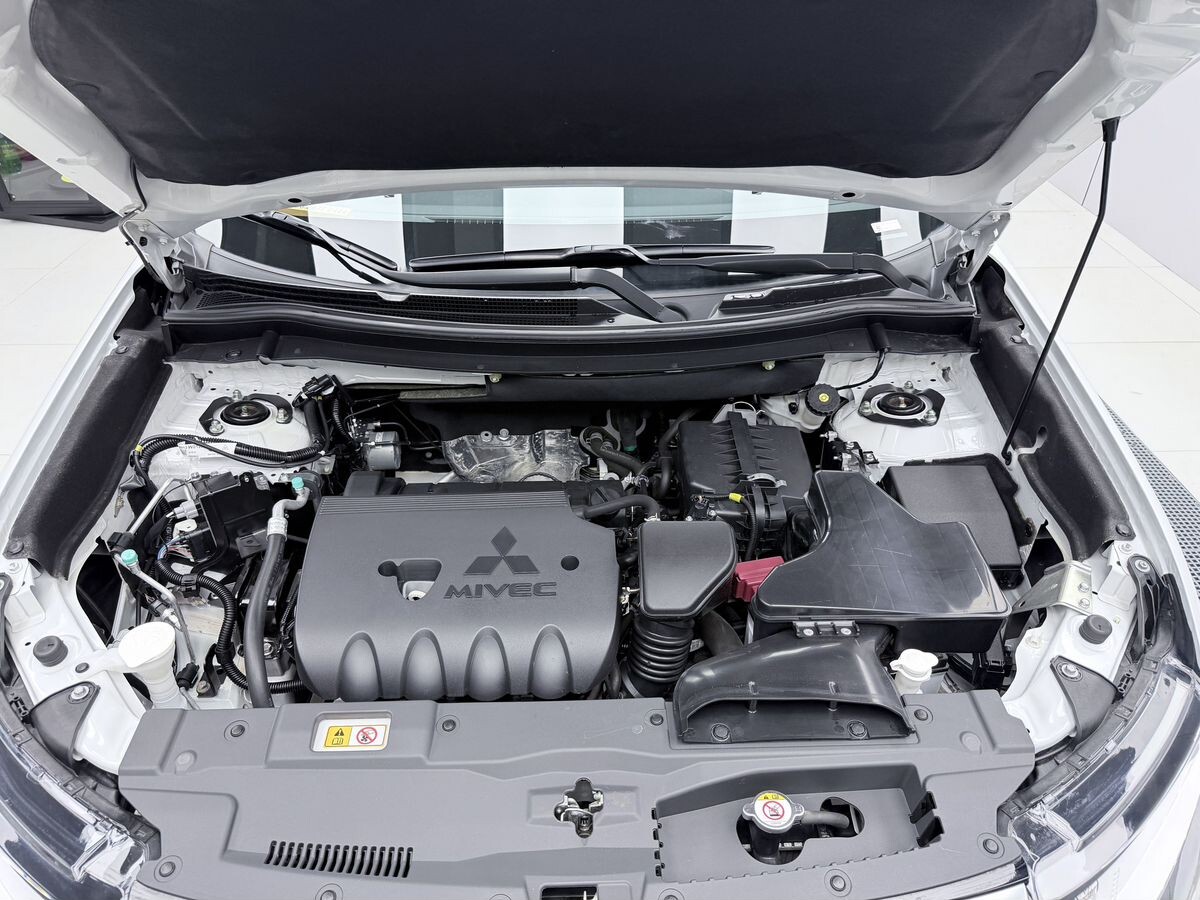 Mitsubishi Outlander 2021 - фото автомобиля