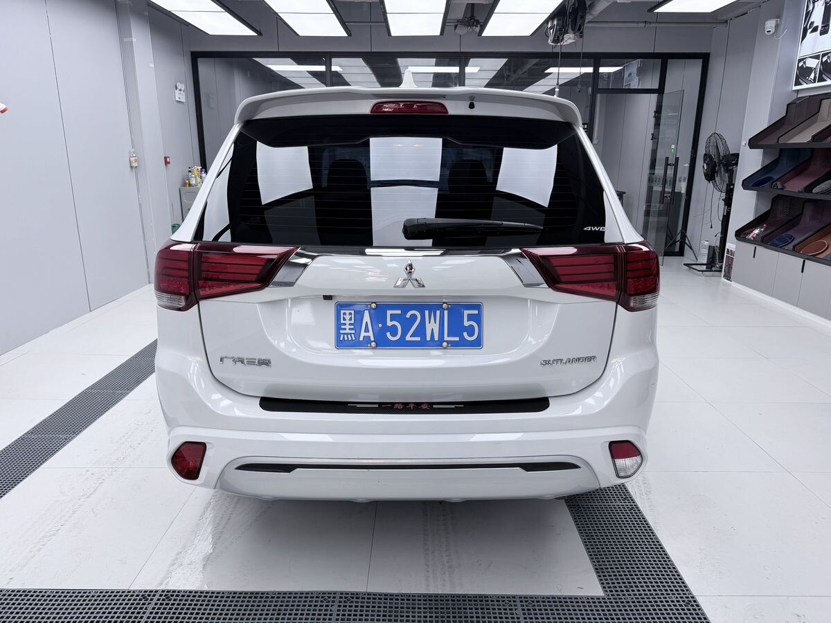 Mitsubishi Outlander 2021 - фото автомобиля