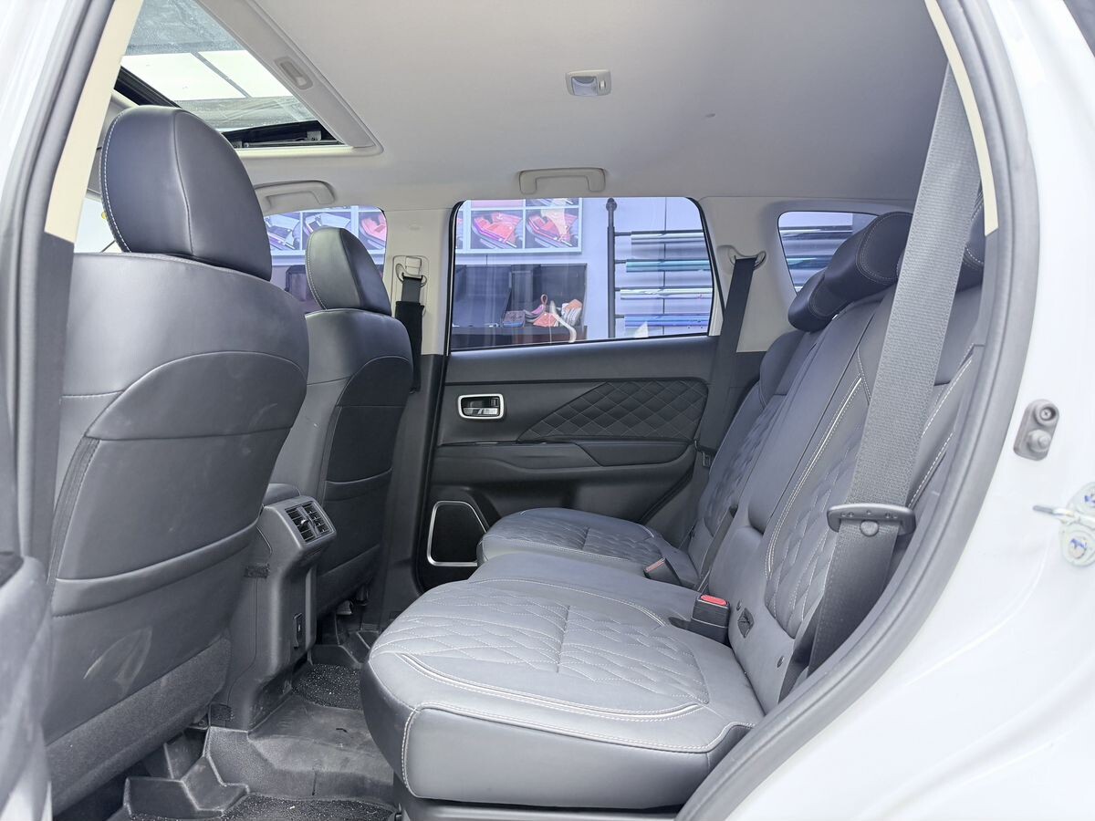 Mitsubishi Outlander 2021 - фото автомобиля
