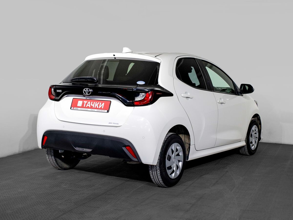 Toyota Yaris 2020 - фото автомобиля