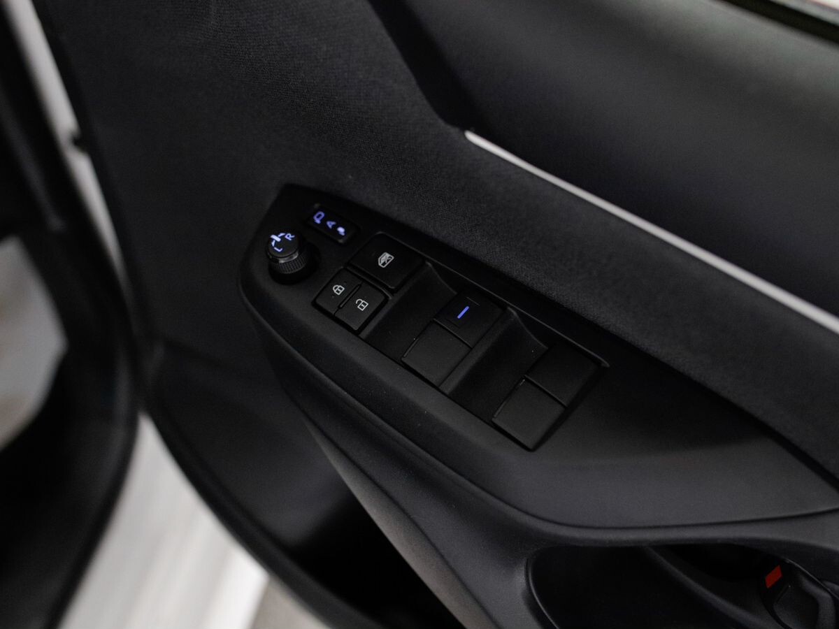 Toyota Yaris 2020 - фото автомобиля