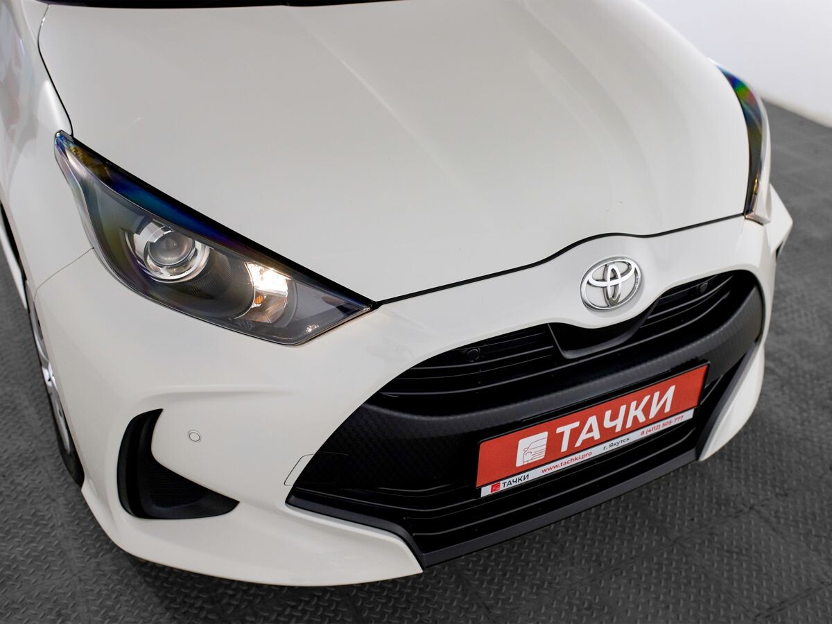 Toyota Yaris 2020 - фото автомобиля