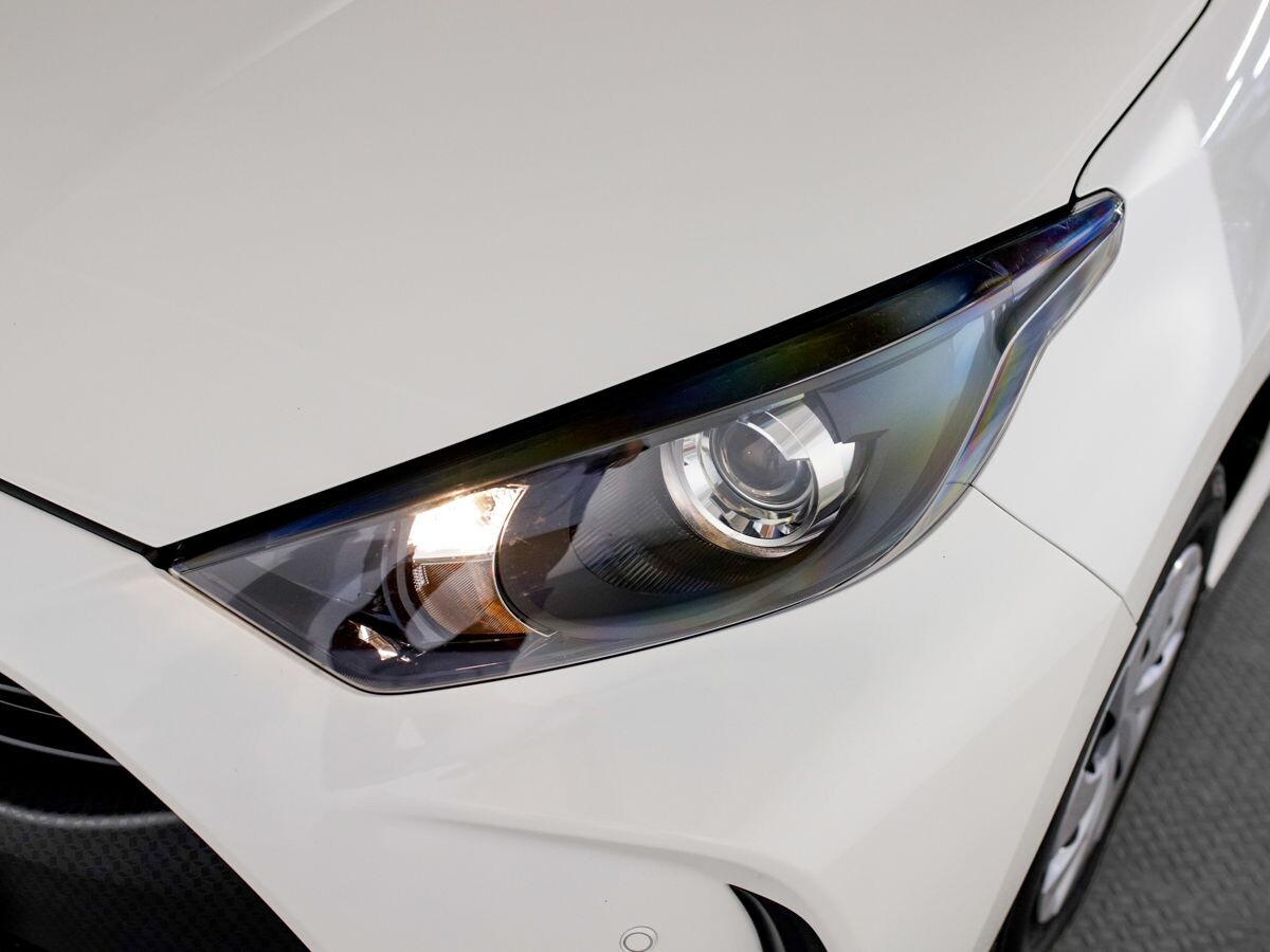 Toyota Yaris 2020 - фото автомобиля