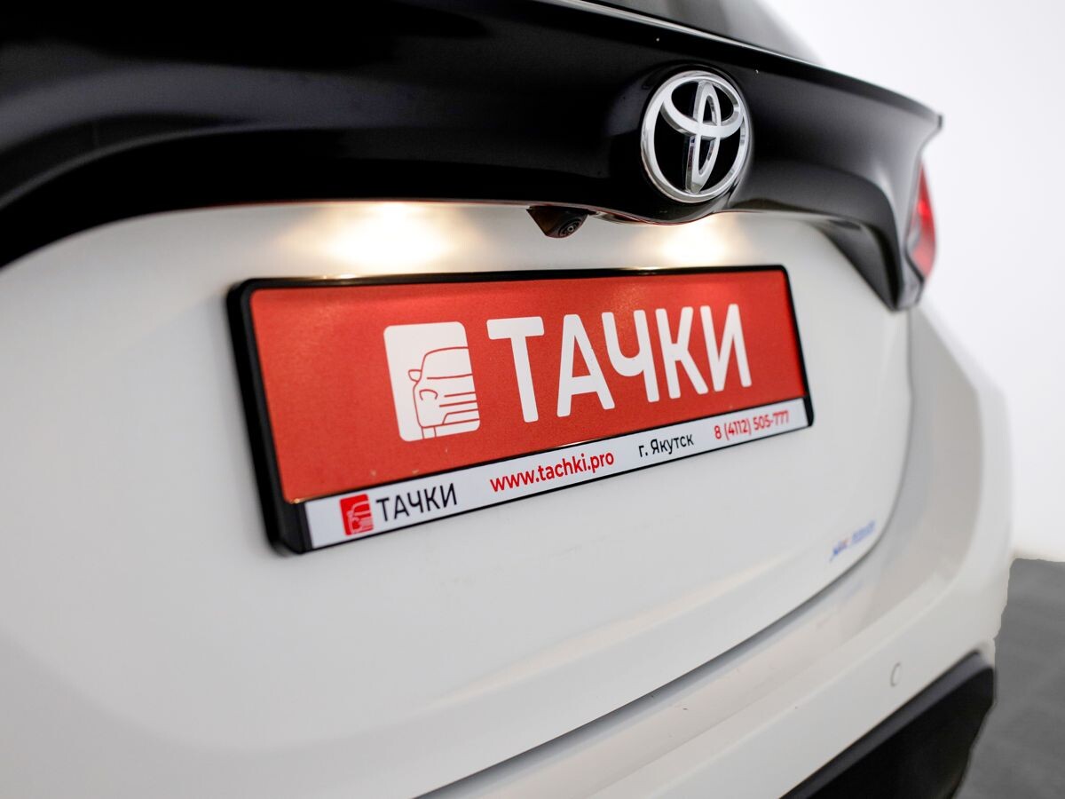 Toyota Yaris 2020 - фото автомобиля