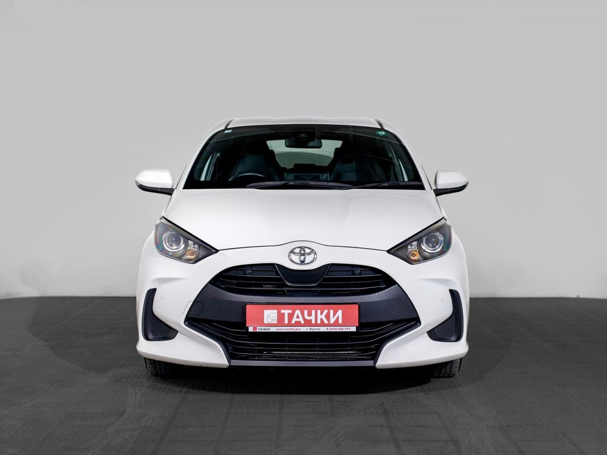 Toyota Yaris 2020 - фото автомобиля