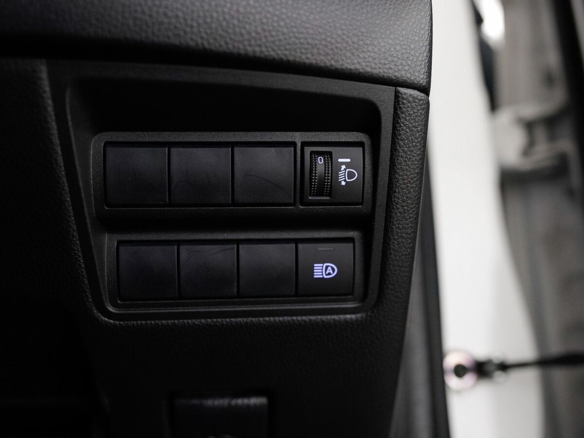 Toyota Yaris 2020 - фото автомобиля
