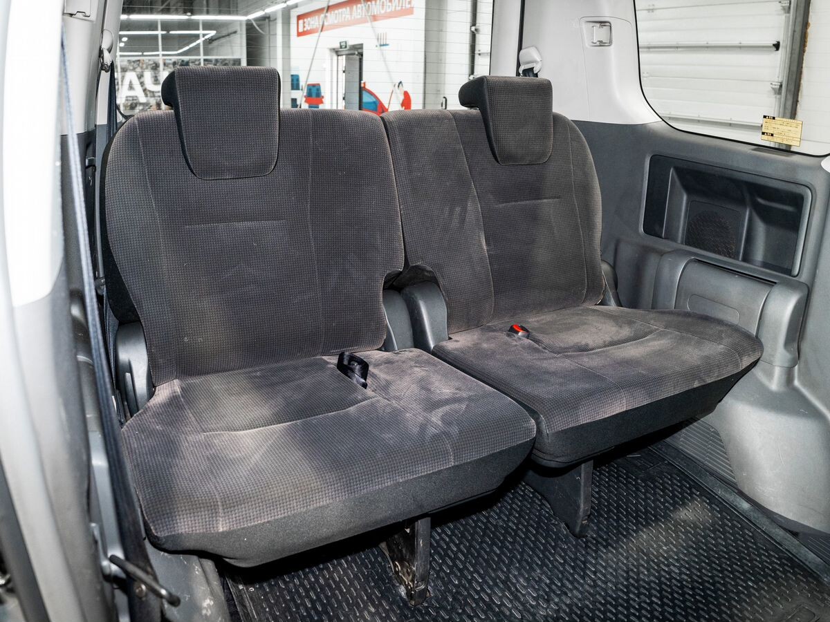 Toyota Noah 2008 - фото автомобиля