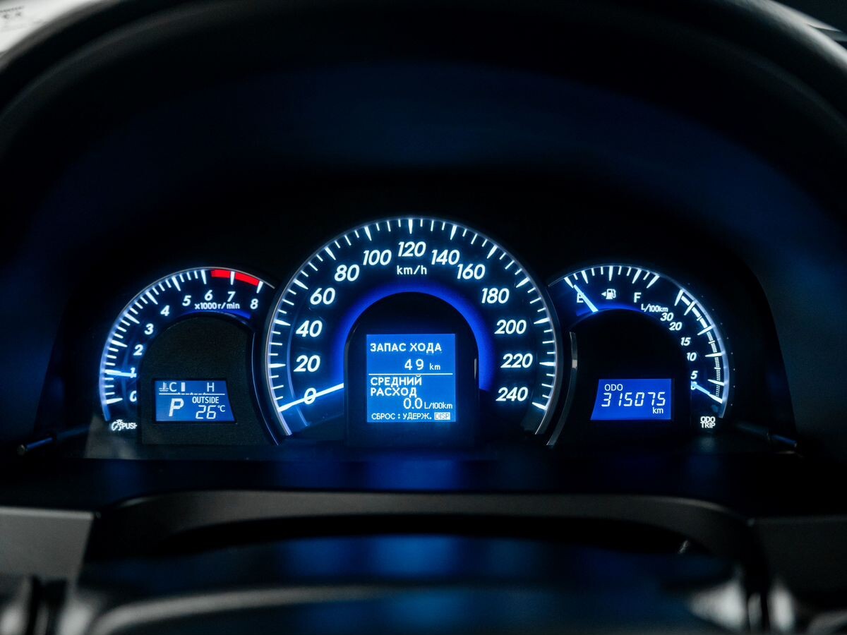 Toyota Camry 2013 - фото автомобиля