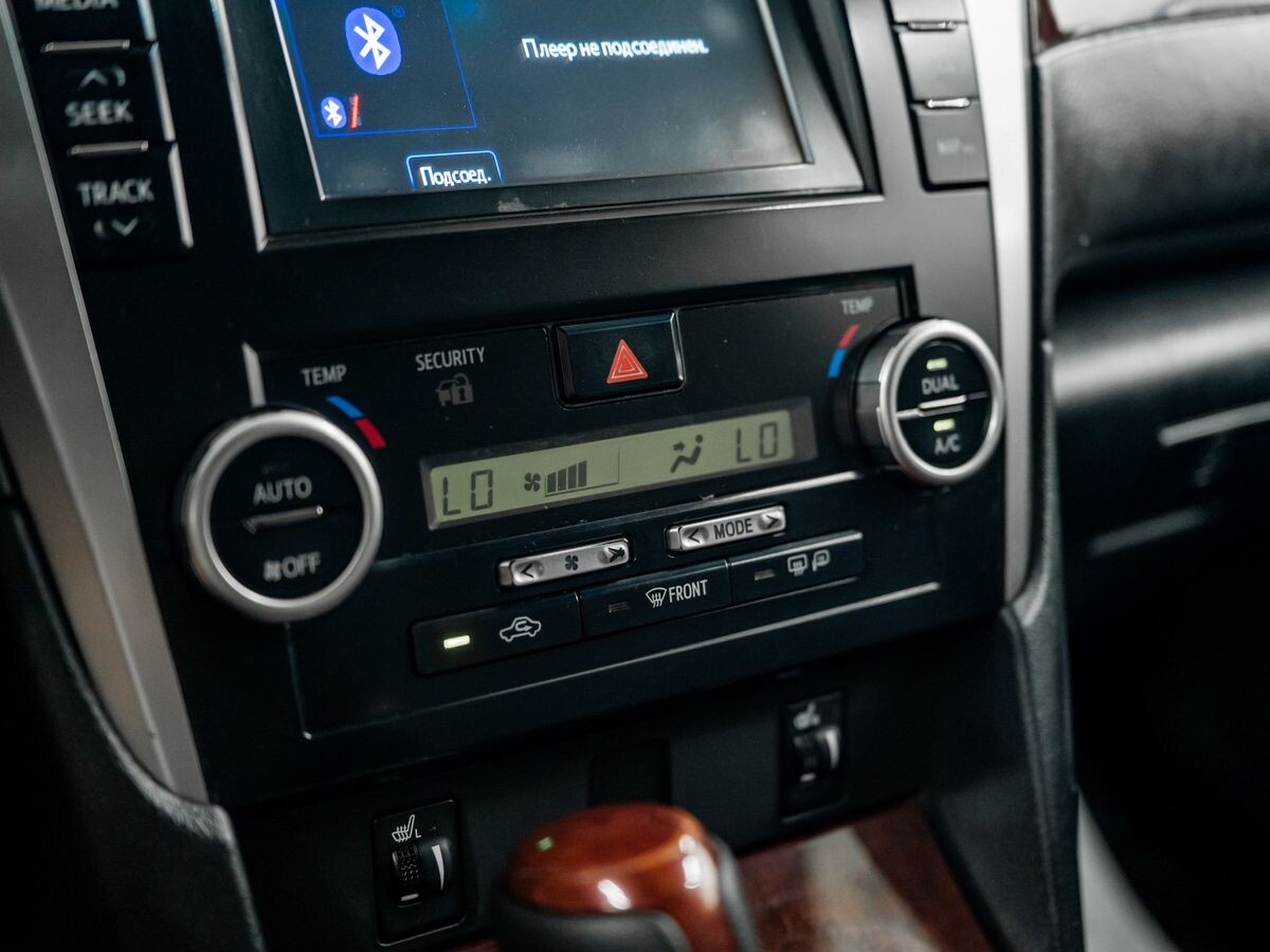 Toyota Camry 2013 - фото автомобиля