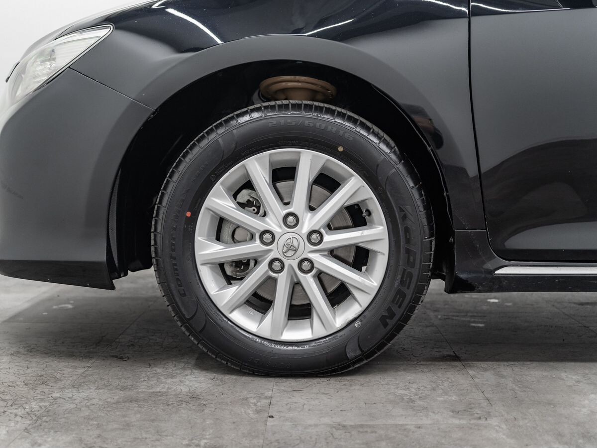 Toyota Camry 2013 - фото автомобиля