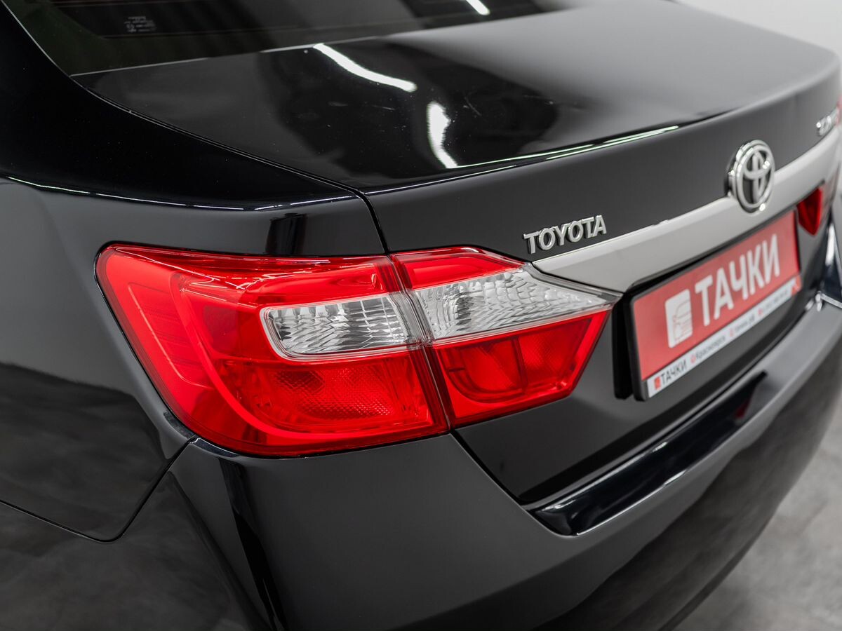 Toyota Camry 2013 - фото автомобиля