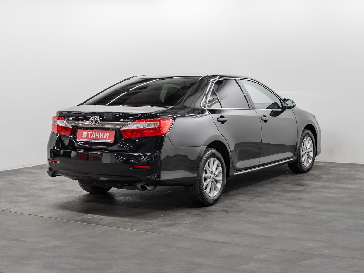 Toyota Camry 2013 - фото автомобиля