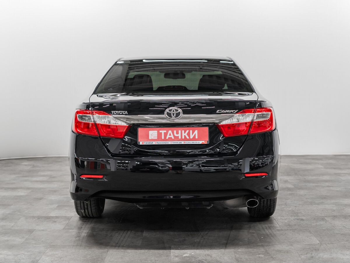 Toyota Camry 2013 - фото автомобиля