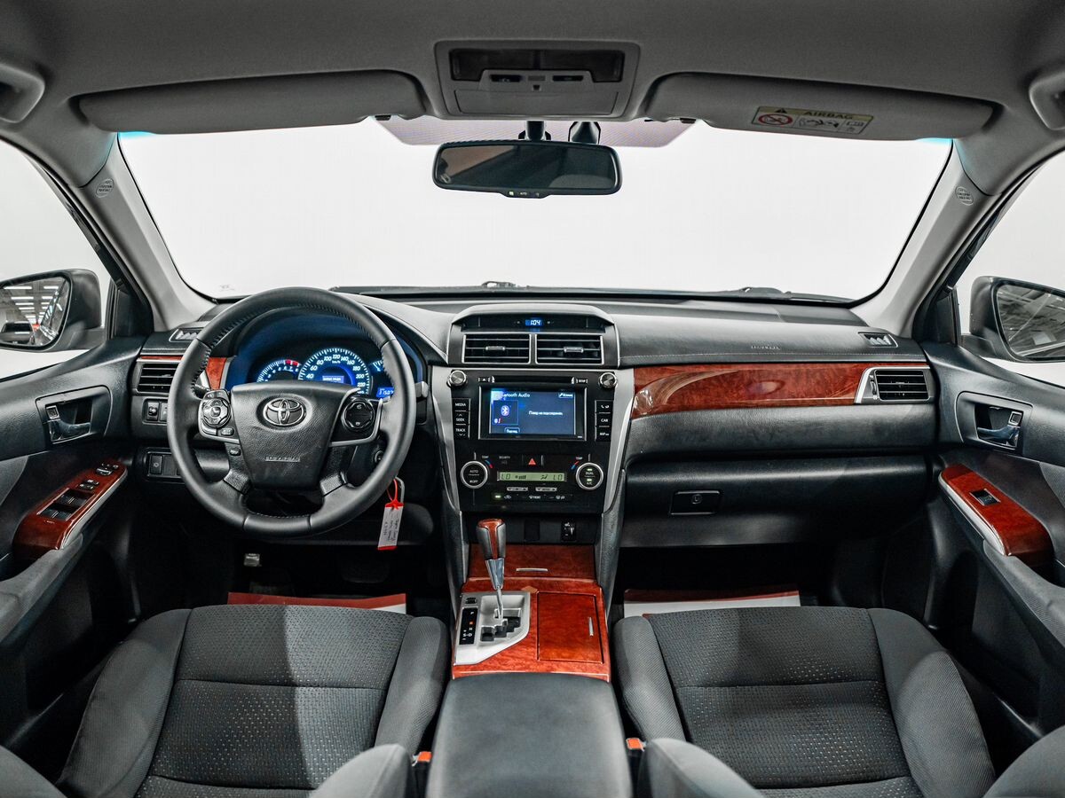 Toyota Camry 2013 - фото автомобиля
