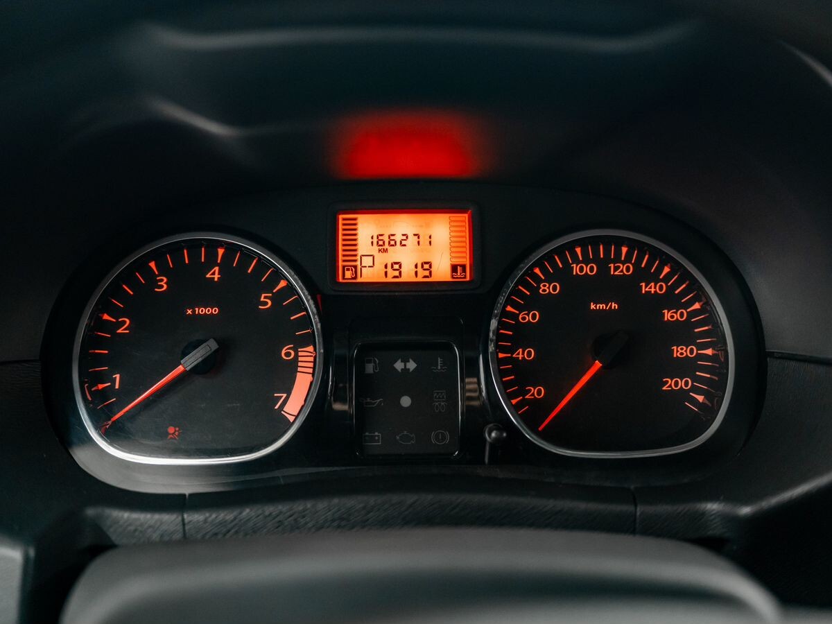 Renault Duster 2012 - фото автомобиля