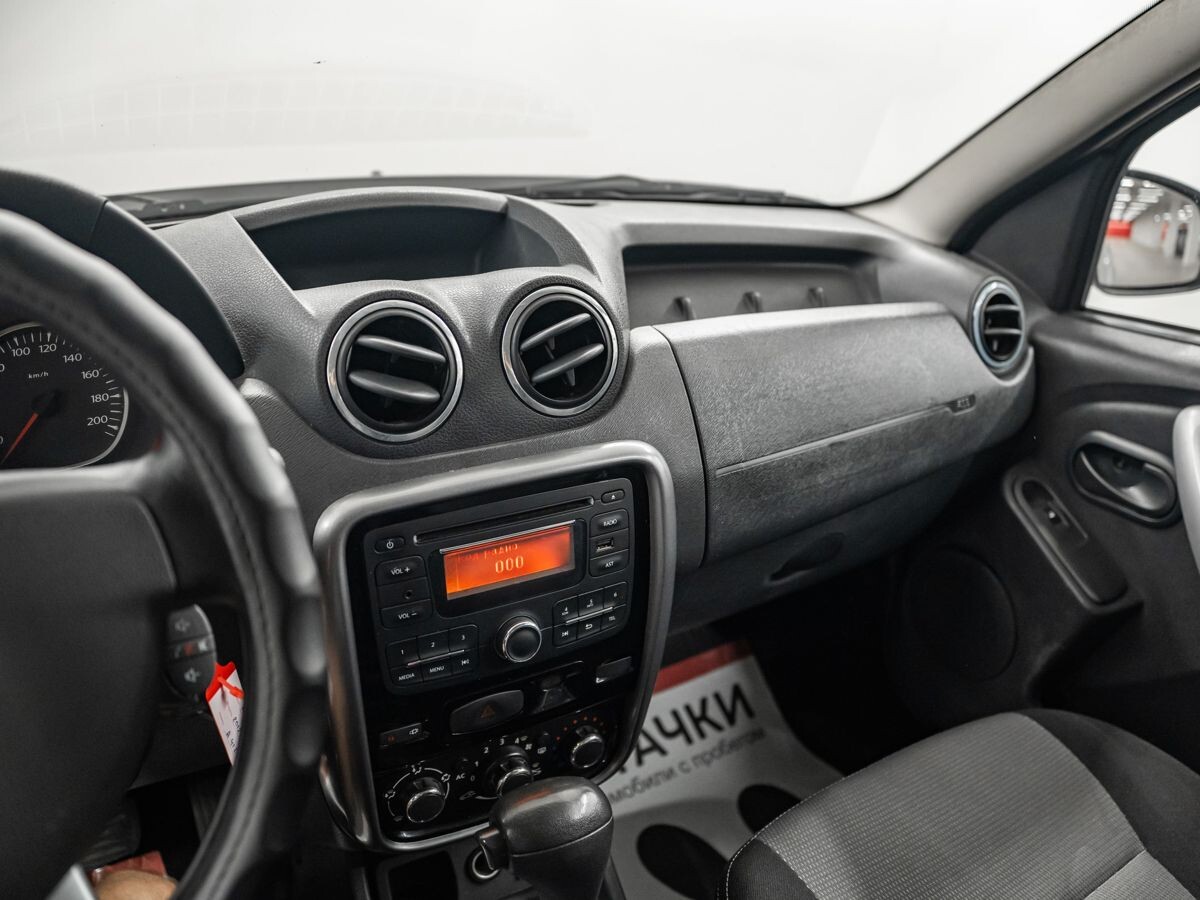Renault Duster 2012 - фото автомобиля