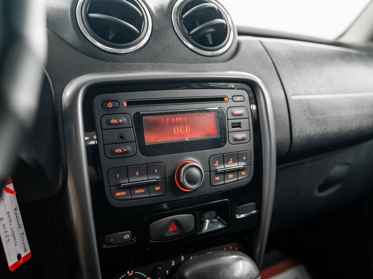 Renault Duster 2012 - фото автомобиля