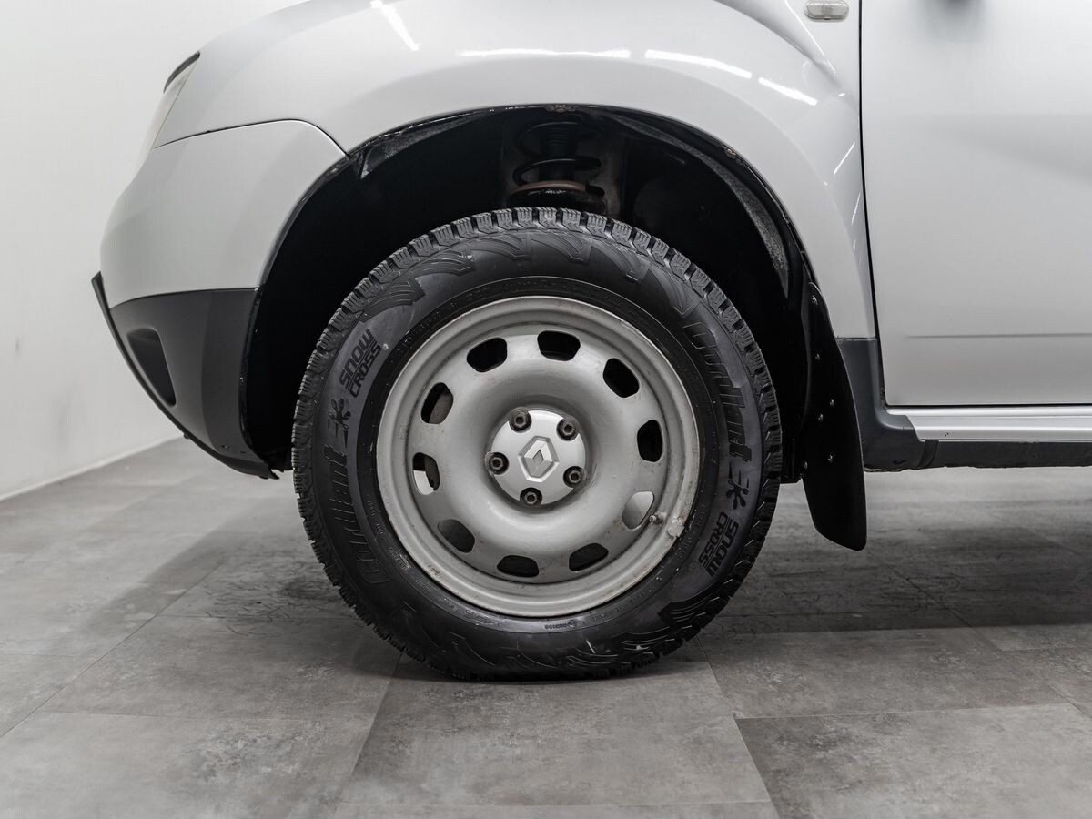 Renault Duster 2012 - фото автомобиля