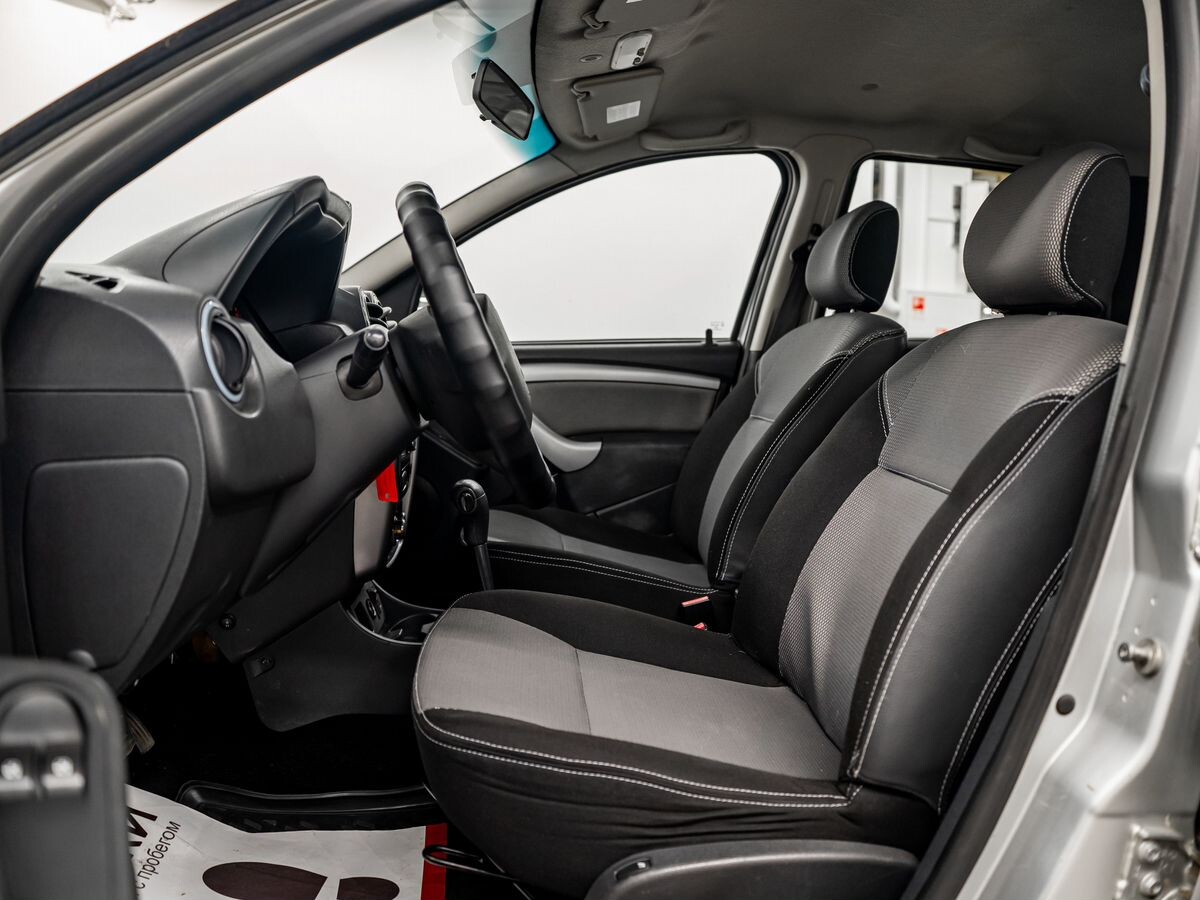 Renault Duster 2012 - фото автомобиля