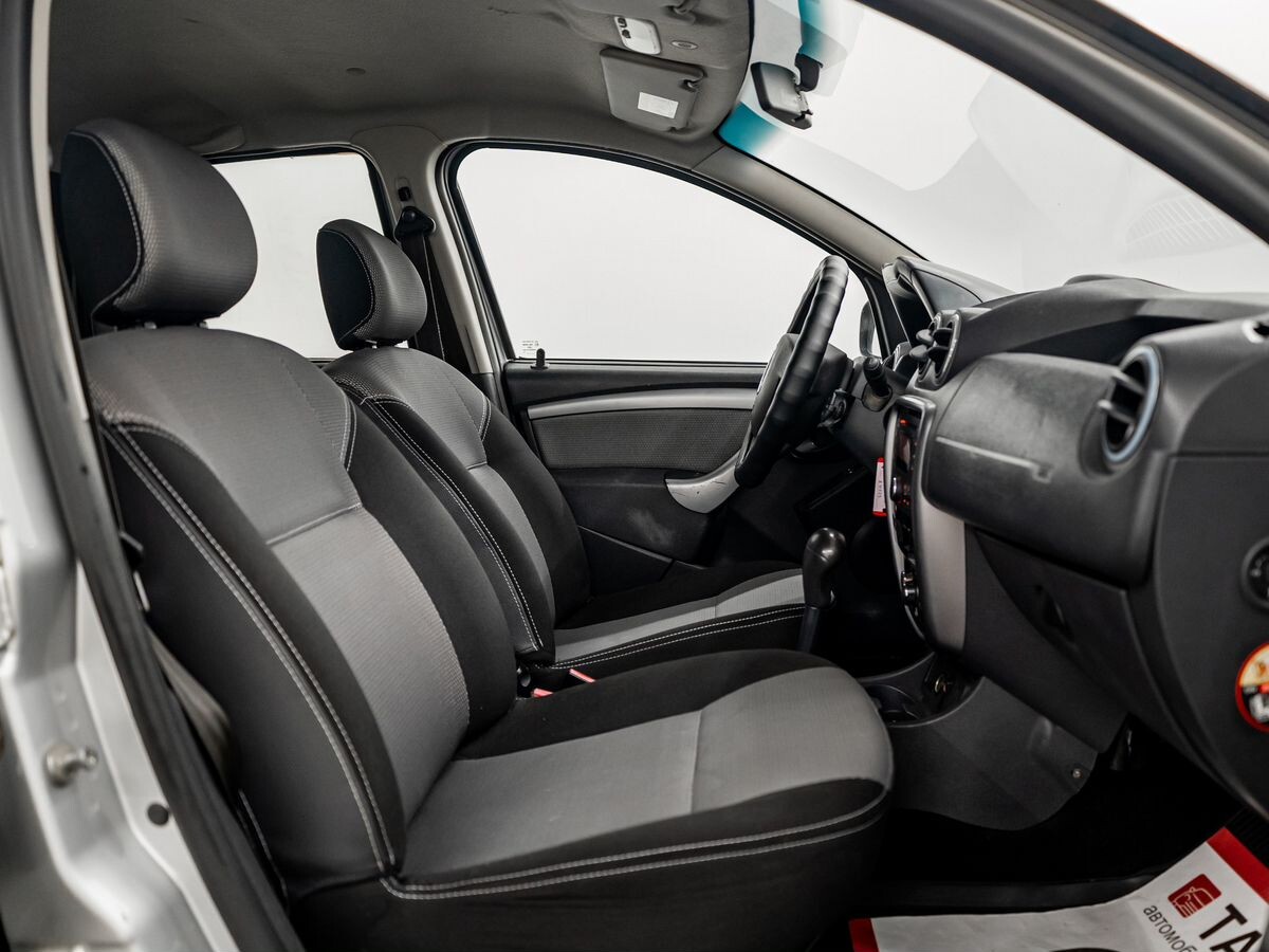 Renault Duster 2012 - фото автомобиля