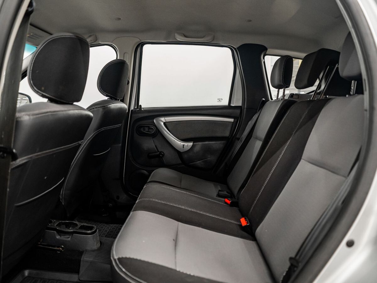 Renault Duster 2012 - фото автомобиля