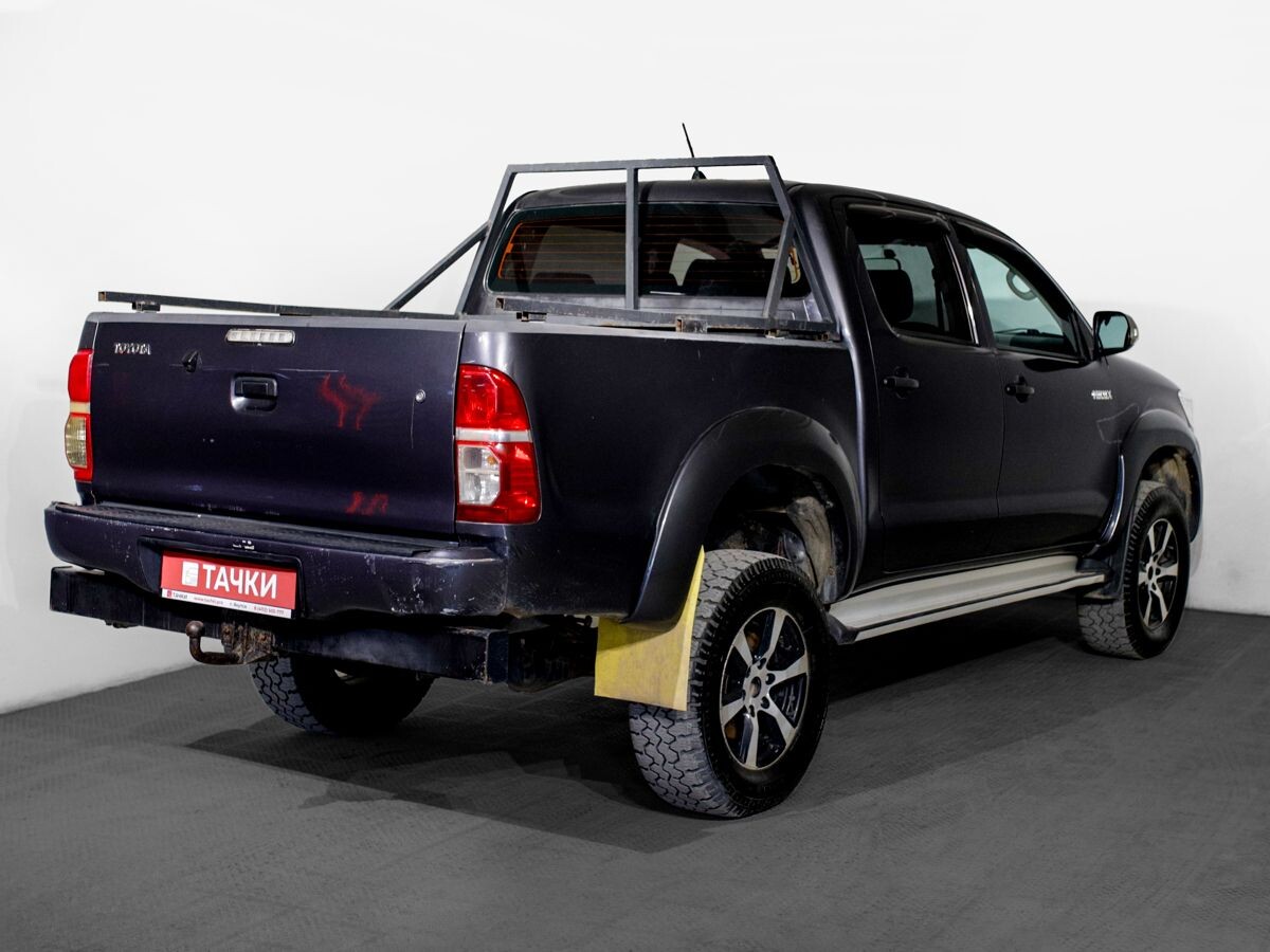 Toyota Hilux 2015 - фото автомобиля