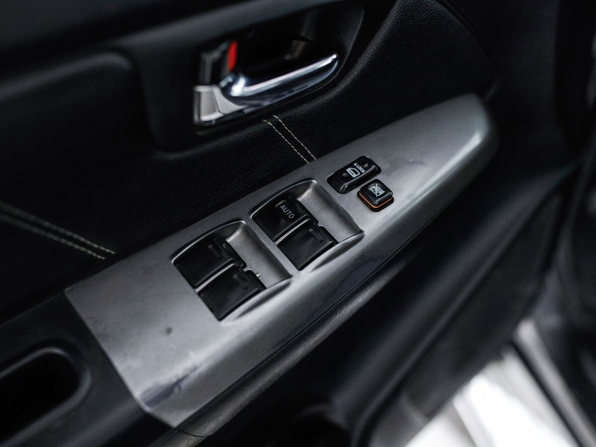 Toyota Hilux 2015 - фото автомобиля
