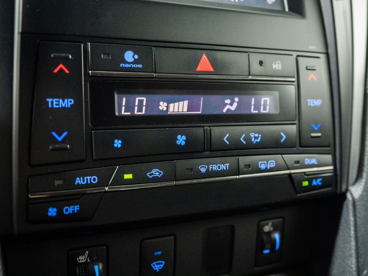 Toyota Camry 2014 - фото автомобиля