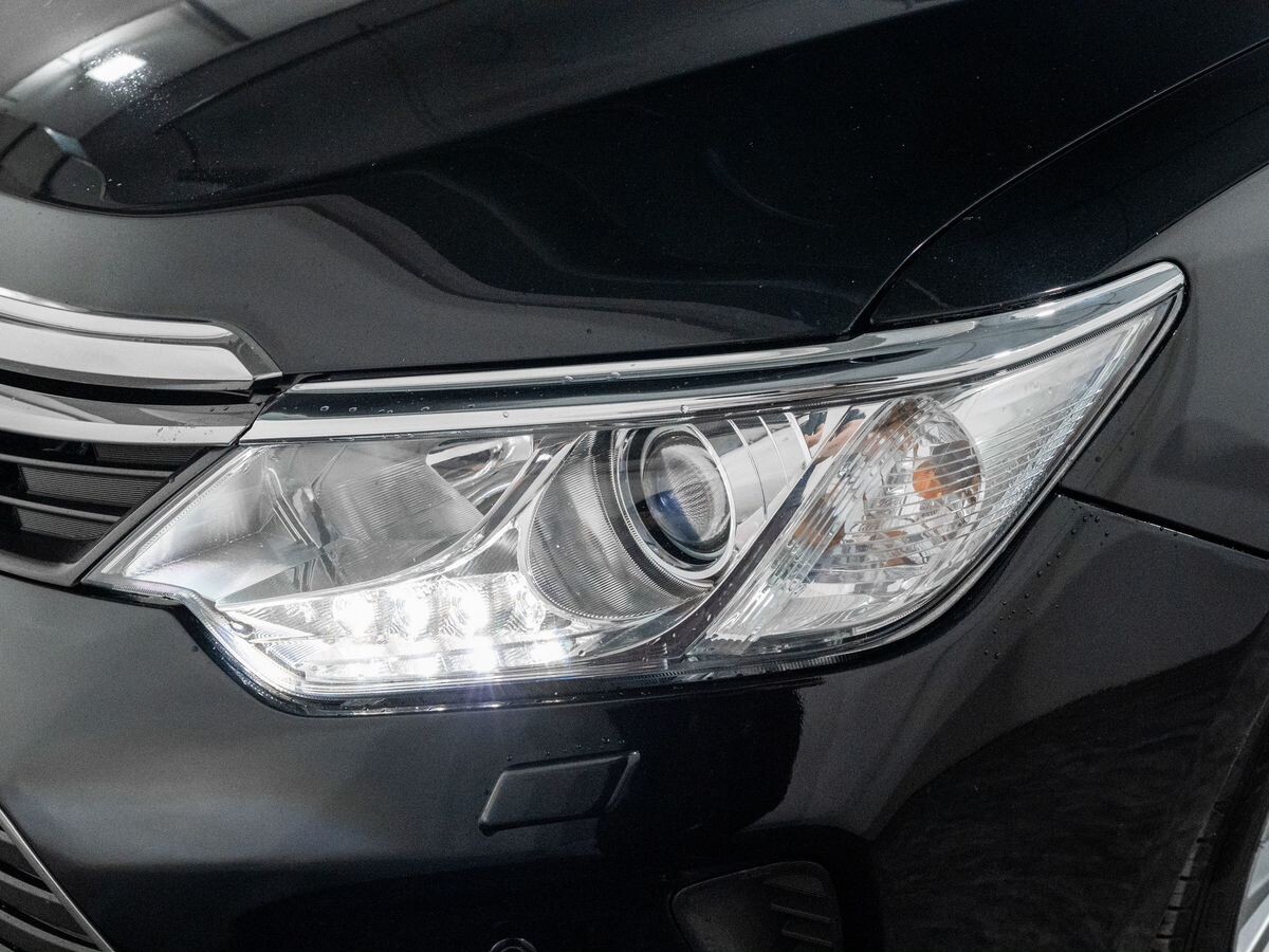 Toyota Camry 2014 - фото автомобиля