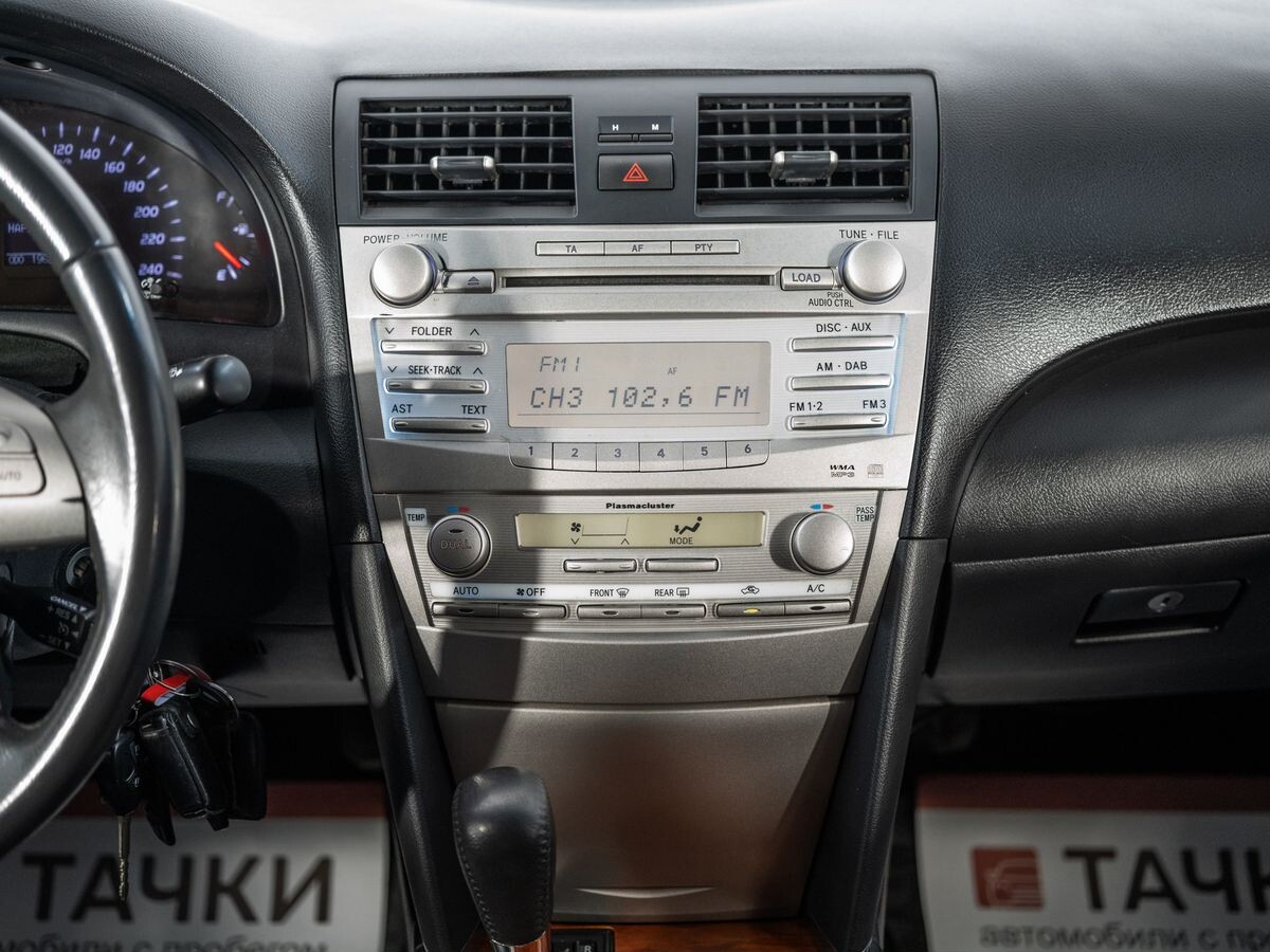 Toyota Camry 2011 - фото автомобиля