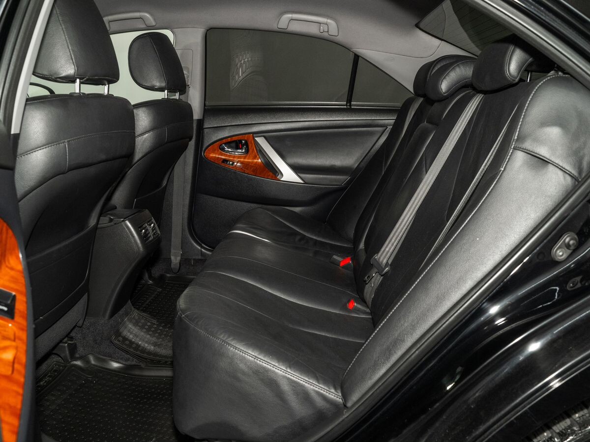 Toyota Camry 2011 - фото автомобиля