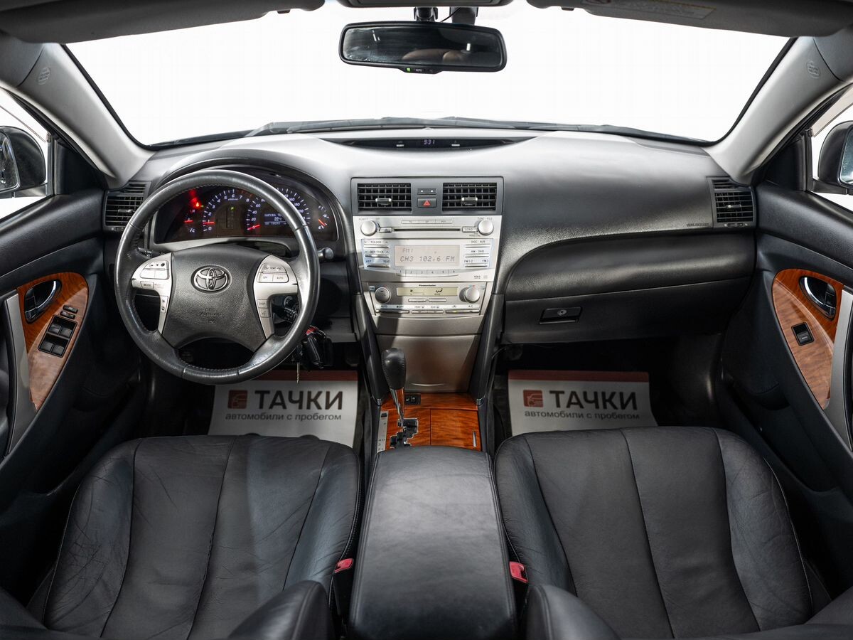 Toyota Camry 2011 - фото автомобиля