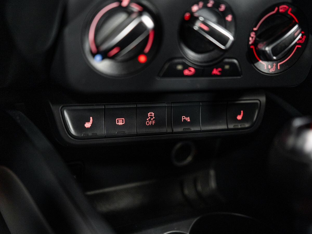 Audi A1 2012 - фото автомобиля