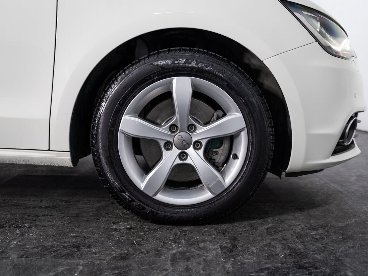 Audi A1 2012 - фото автомобиля