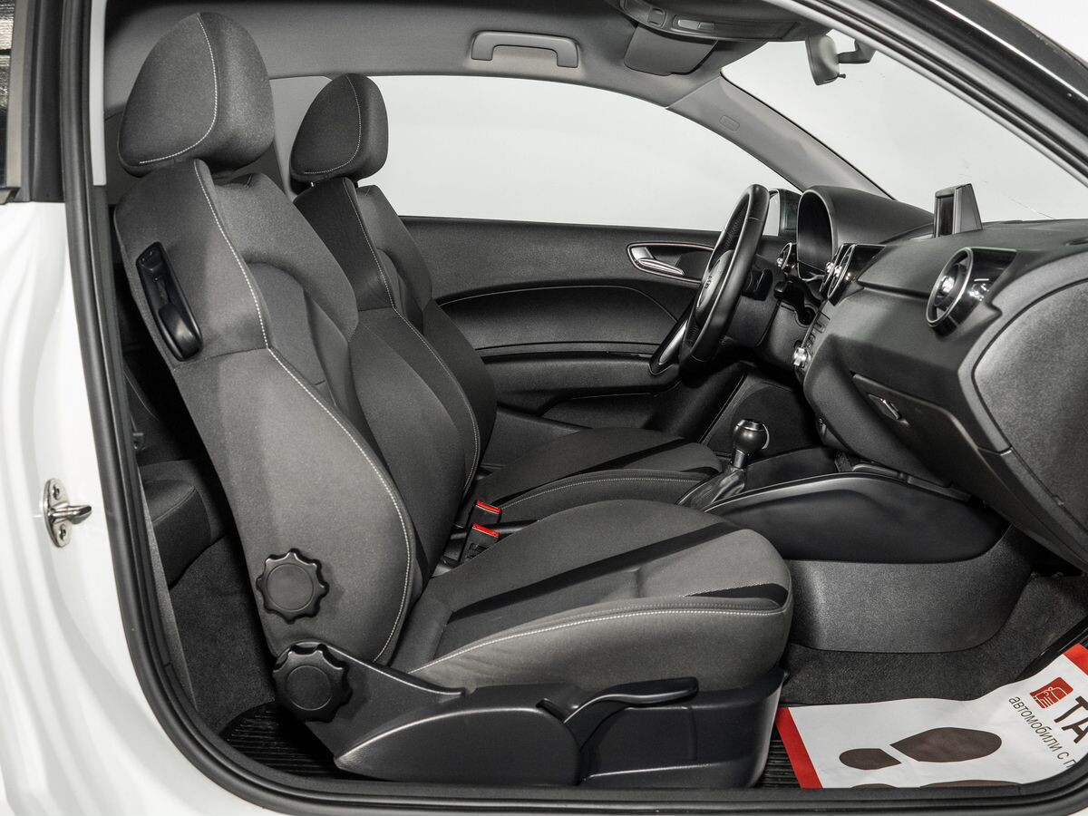 Audi A1 2012 - фото автомобиля