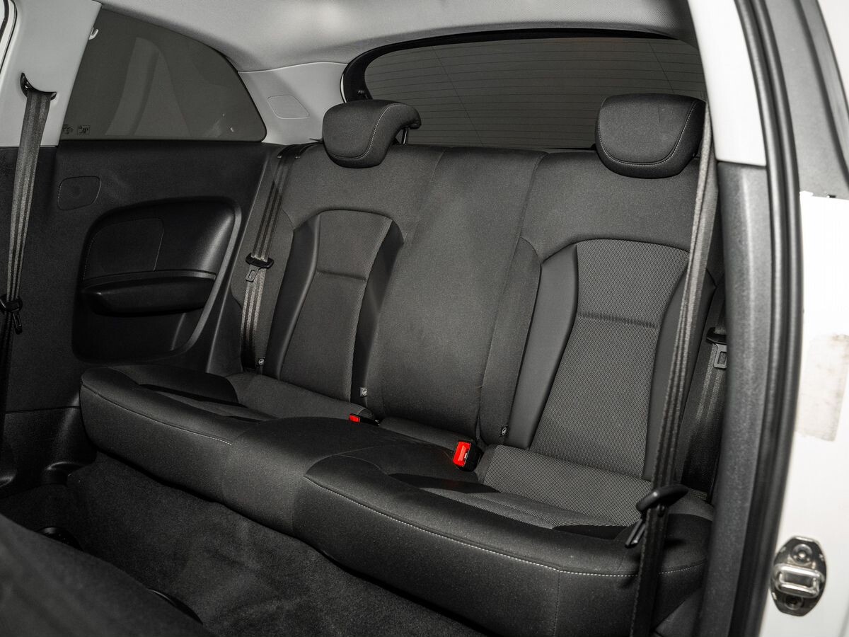 Audi A1 2012 - фото автомобиля