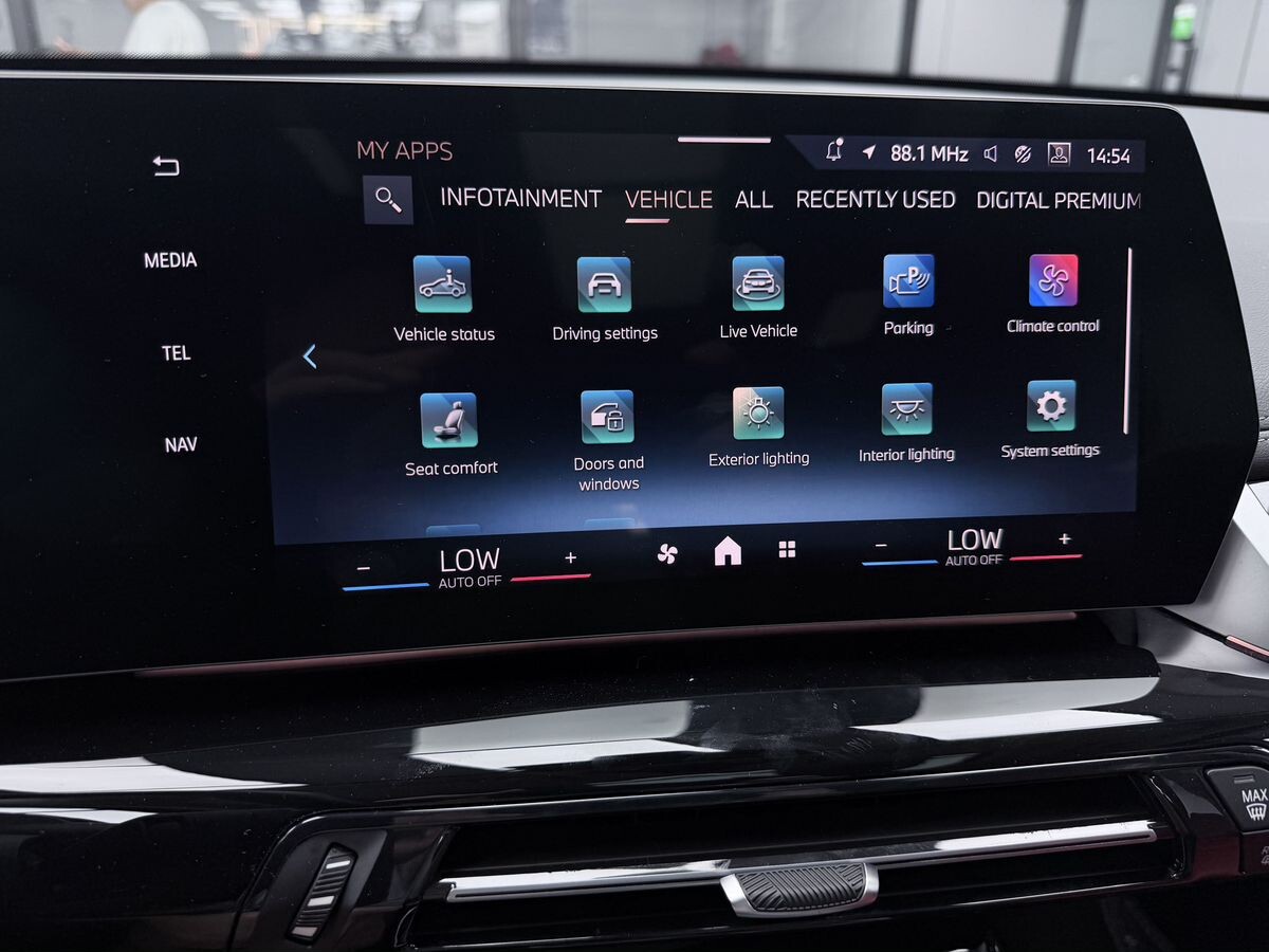 BMW X1 2023 - фото автомобиля