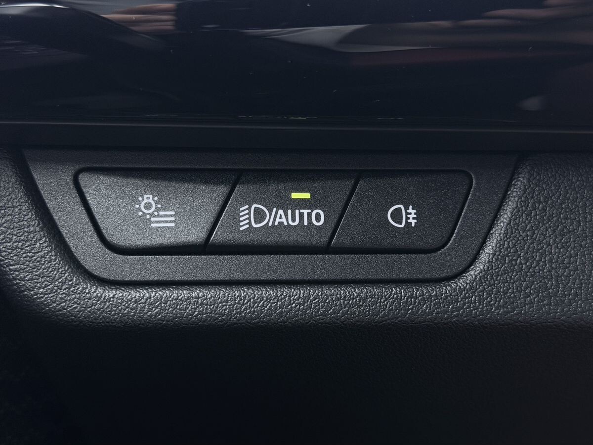 BMW X1 2023 - фото автомобиля