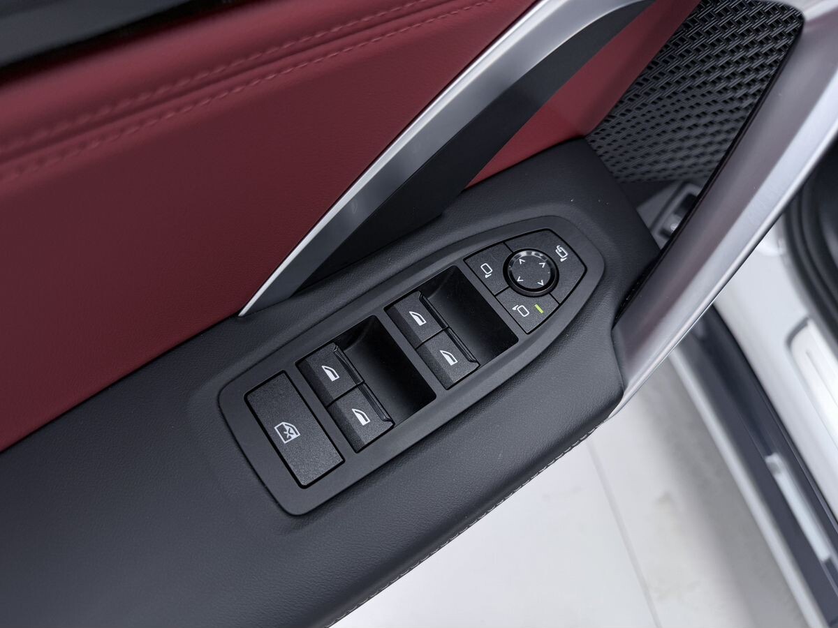 BMW X1 2023 - фото автомобиля