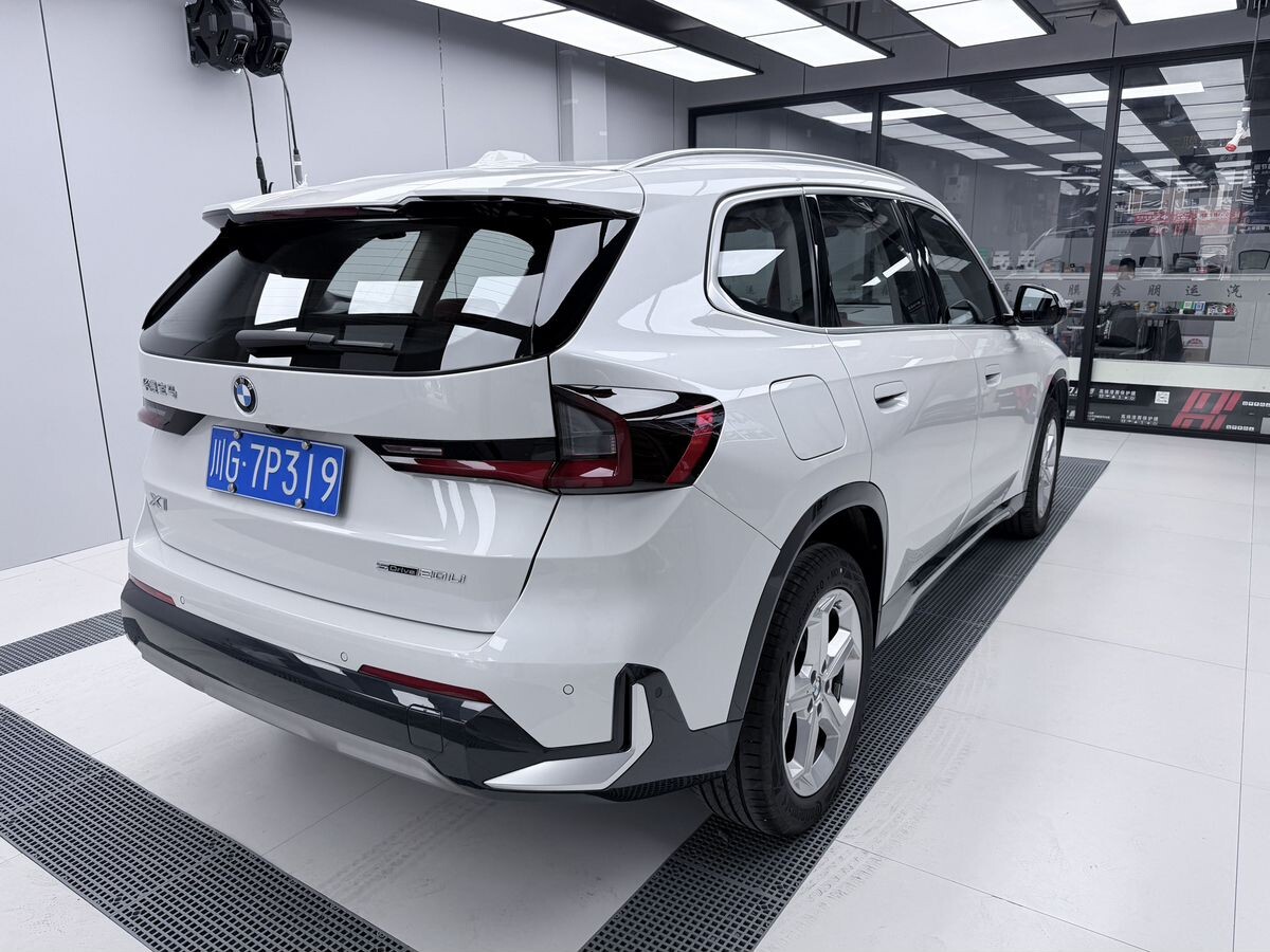 BMW X1 2023 - фото автомобиля