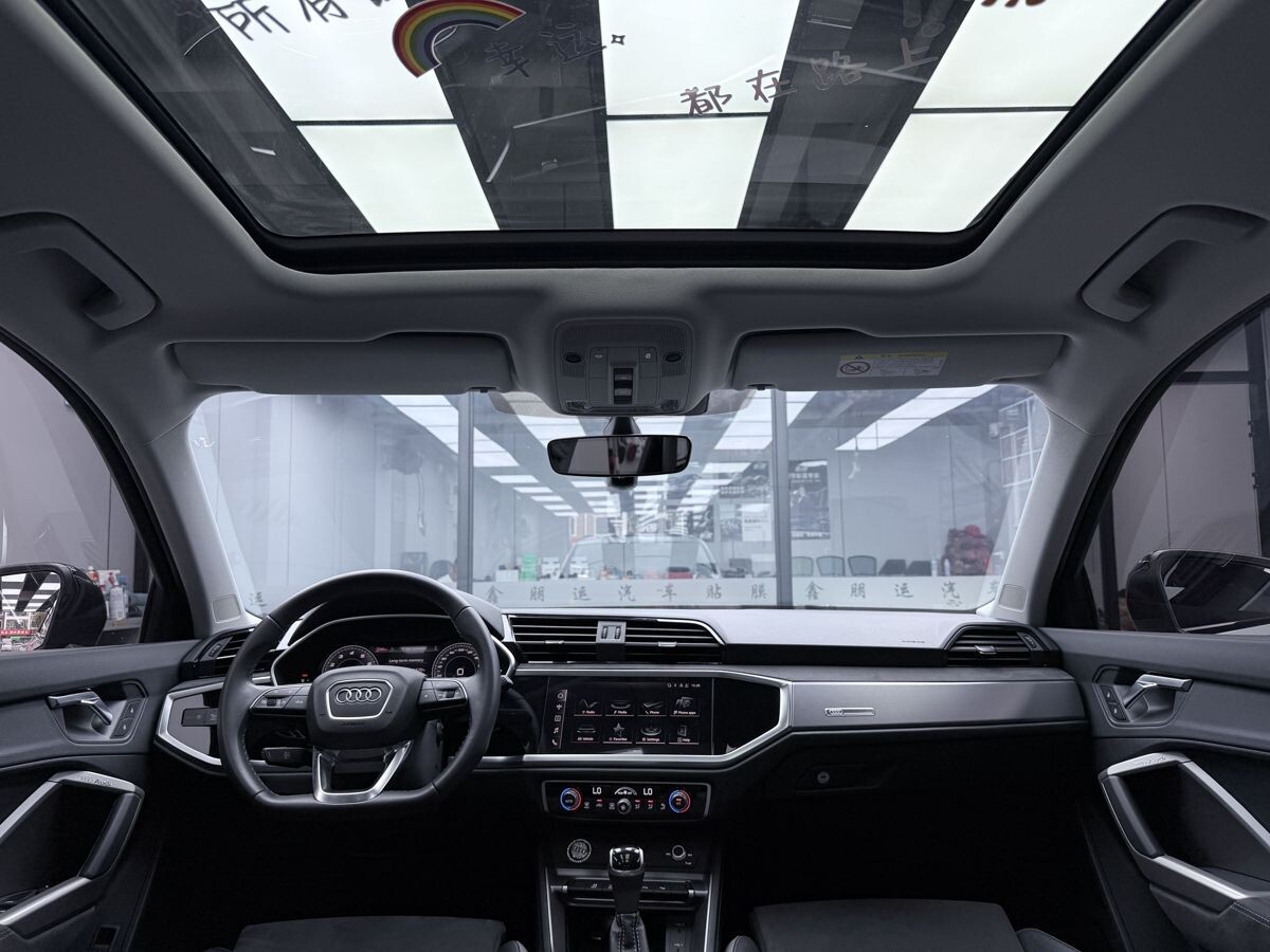 Audi Q3 2022 - фото автомобиля