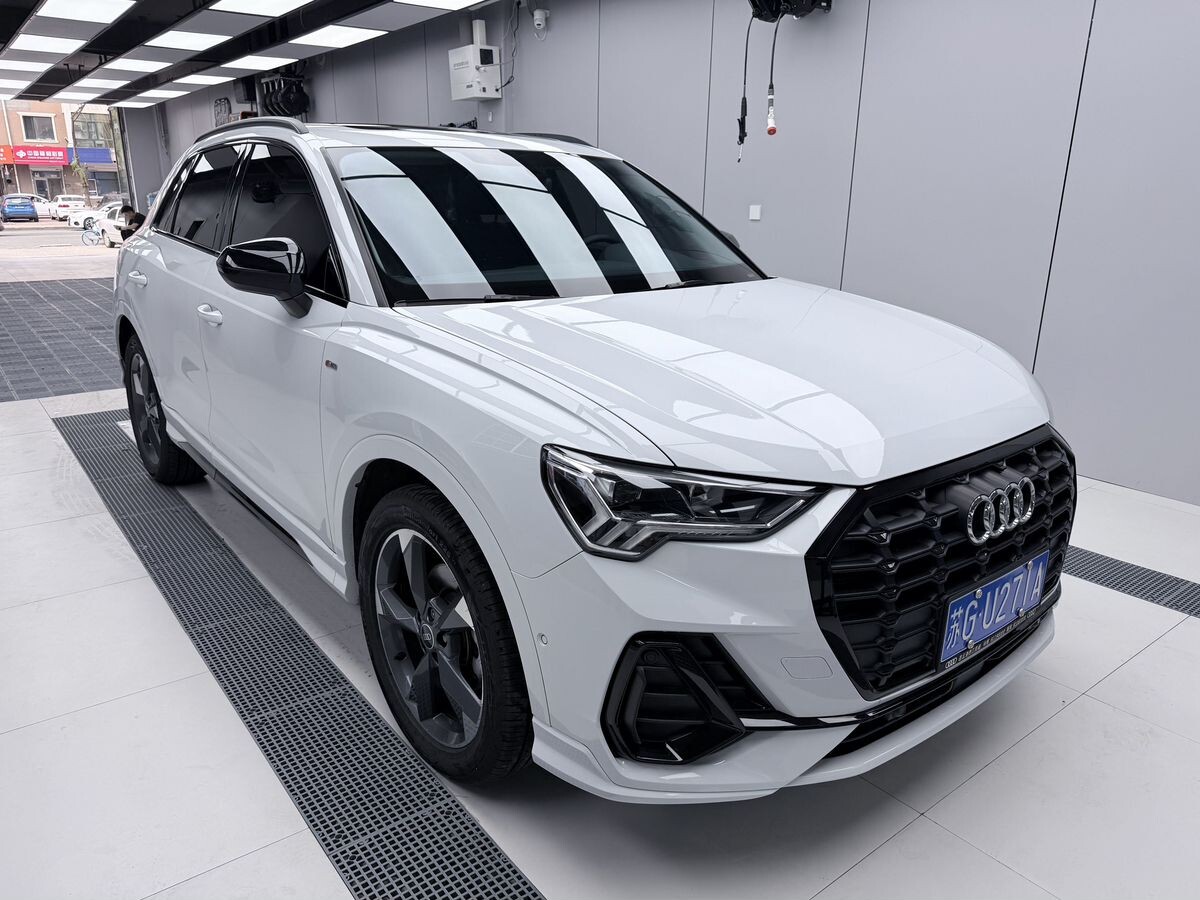 Audi Q3 2022 - фото автомобиля