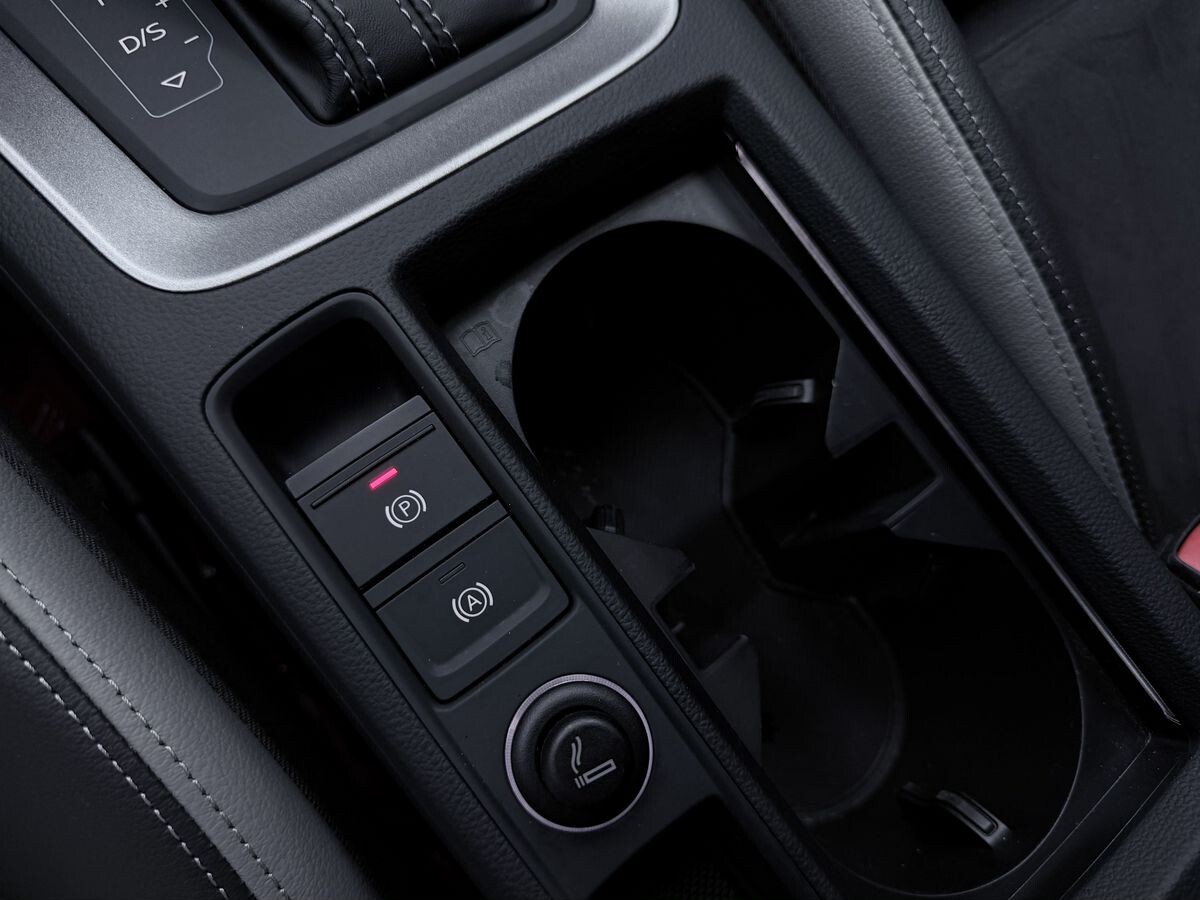 Audi Q3 2022 - фото автомобиля